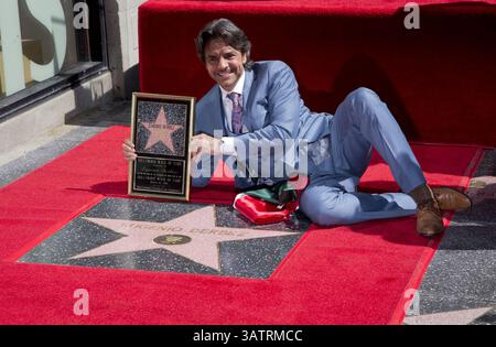 10 mars 2016 - Hollywood, Californie, U. S - L'acteur Eugenio Derbez est honoré avec la 2 576 étoile sur le Hollywood Walk of Fame au 7013 Hollywood Blvd. Le jeudi 10 mars 2016 à Hollywood, Californie (crédit image : © Prensa Internacional via ZUMA Wire) Banque D'Images