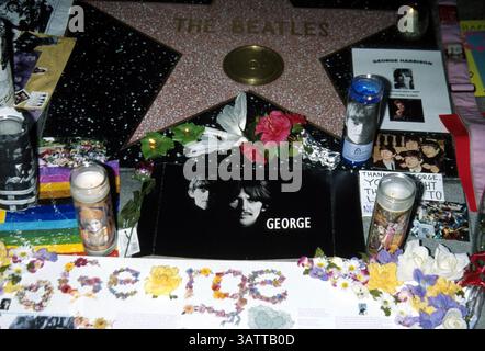 Le 26 février 2002 - K24217MR : GEORGE HARRISON'S 59E ANNIVERSAIRE.Hollywood, CA 02/25/2002. MILAN RYBA/(2002 Image : © Crédit Photos Globe/ZUMAPRESS.com) Banque D'Images
