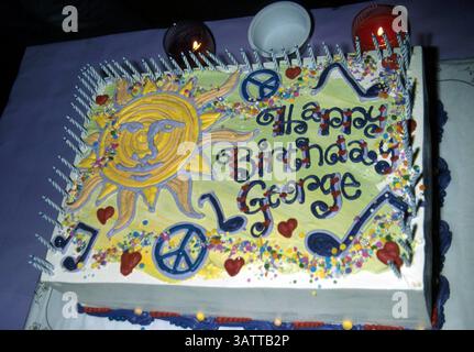 Le 26 février 2002 - K24217MR : GEORGE HARRISON'S 59E ANNIVERSAIRE.Hollywood, CA 02/25/2002. MILAN RYBA/(2002 Image : © Crédit Photos Globe/ZUMAPRESS.com) Banque D'Images