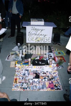 Le 26 février 2002 - K24217MR : GEORGE HARRISON'S 59E ANNIVERSAIRE.Hollywood, CA 02/25/2002. MILAN RYBA/(2002 Image : © Crédit Photos Globe/ZUMAPRESS.com) Banque D'Images