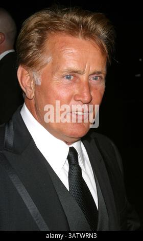 19 SEPTEMBRE 2004 - BEVERLY HILLS, CALIFORNIE, ÉTATS-UNIS - K39433MR.THE WEST WING EMMY PARTY AU MASTRO'S À BEVERLY HILLS, CALIFORNIE.19/09/2004. MILAN RYBA/ 2004.MARTIN SHEEN. (Crédit image : © Globe photos/ZUMAPRESS.com) Banque D'Images