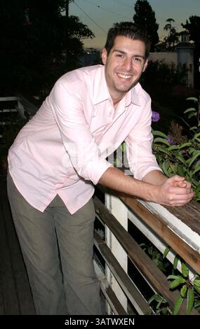 18 novembre 2004 - Hollywood Hills, CALIFORNIE, États-Unis - . SESSION D'ENREGISTREMENT POUR LE CD ''HOLIDAY IN THE FISH BOWL'', METTANT EN VEDETTE LES STARS DE LA RÉALITÉ AMÉRICAINE. (11/10/04).RÉSIDENCE PRIVÉE À HOLLYWOOD HILLS, CA.. MILAN RYBA/ 2004.ROB CESTERNINO...EXCLUSIVE ! !.K40479MR.(image crédit : © Globe photos/ZUMAPRESS.com) Banque D'Images