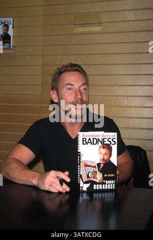 16 AOÛT 2007 - K23379MR.DANNY BONADUCE ACTES ALÉATOIRES DE LA SIGNATURE DE LIVRE DE GENTILLESSE À BARNES ET NOBLE LOS ANGELES 11-13-2001.DANNY BONADUCE. MILAN Ryba- PHOTOS(crédit image : © Globe photos/ZUMAPRESS.com) Banque D'Images