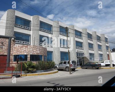 8 mars 2016 - Toluca, MEX - ce bâtiment de trois étages situé à Toluca, au Mexique, est le siège du Grupo Higa, le conglomérat appartenant à Juan Armando Hinojosa Cantu, un ami proche du président mexicain Enrique Pena Nieto, le 8 mars 2016. (Crédit image : © Tim Johnson/TNS via ZUMA Wire) Banque D'Images