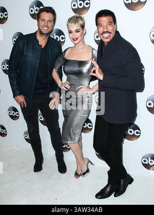 (FILE) Katy Perry reçoit des réactions de contrecoup après le vol spatial Blue Origin. PASADENA, LOS ANGELES, CALIFORNIE, États-Unis - 08 JANVIER : Luke Bryan, Katy Perry et Lionel Richie arrivent à la tournée de presse hivernale 2018 du Disney ABC Television Group qui se tient à l'hôtel Langham Huntington le 8 janvier 2018 à Pasadena, Los Angeles, Californie, États-Unis. (Photo de Xavier Collin/image Press Agency) Banque D'Images