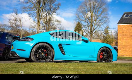 Porsche 718 Cayman GTS 2018, exposée au Bicester Heritage Assembly le 16 mars 2025. Banque D'Images