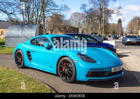 Porsche 718 Cayman GTS 2018, exposée au Bicester Heritage Assembly le 16 mars 2025. Banque D'Images