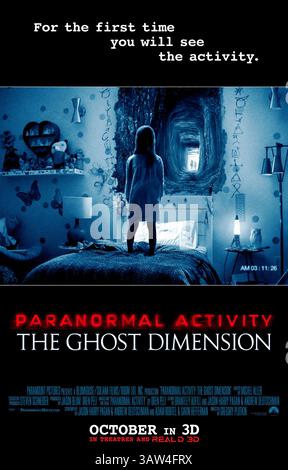 DATE DE SORTIE : octobre 23, 2015TITLE : activité paranormale : The Ghost dimension STUDIO : Paramount Pictures RÉALISATEUR : Joshua Oppenheimer INTRIGUE : en utilisant une caméra spéciale qui peut voir les esprits, une famille doit protéger sa fille d'une entité maléfique avec un plan sinistre PHOTO : Starring - Chris J. Murray, Brit Shaw, Ivy George (Credit image : © Paramount Pictures//Entertainment Pictures/ZUMAPRESS.com) Banque D'Images
