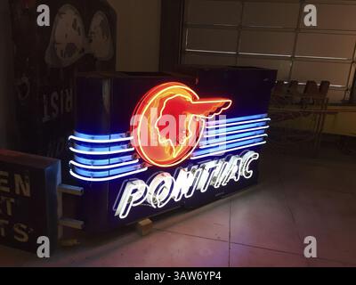 12 mars 2016 - Glendale, CA, États-Unis - le Museum of Neon Art de Glendale, Calif., présente des enseignes au néon vintage de l'âge d'or de la signalisation. (Crédit image : © Sam Mcmanis/TNS via ZUMA Wire) Banque D'Images