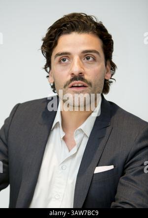 18 novembre 2014 - Hollywood, Californie, États-Unis - Oscar Isaac ''A Most violent Year'' 11/18/14 (crédit image : © Armando Gallo/ZUMA Studio) Banque D'Images