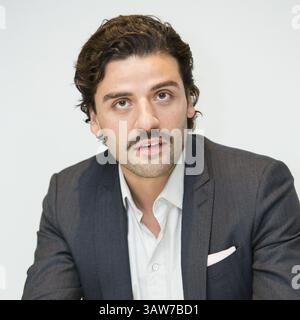 18 novembre 2014 - Hollywood, Californie, États-Unis - Oscar Isaac ''A Most violent Year'' 11/18/14 (crédit image : © Armando Gallo/ZUMA Studio) Banque D'Images