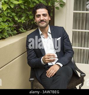 18 novembre 2014 - Hollywood, Californie, États-Unis - Oscar Isaac ''A Most violent Year'' 11/18/14 (crédit image : © Armando Gallo/ZUMA Studio) Banque D'Images