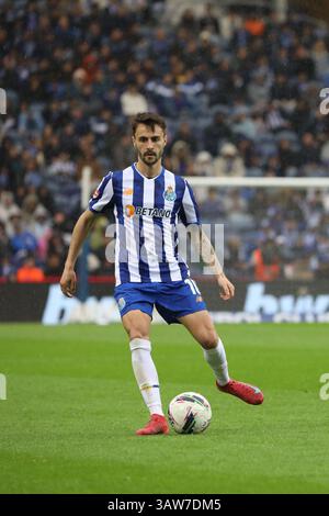 Fabio Vieira du FC Porto vu en action dans le match de football portugais Primeira Liga entre le FC Porto et le Famalicão FC à Estádio do Dragão. Score final FC Porto 2 : 1 Famalicão FC Banque D'Images