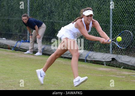 22 juin 2016 - Londres, Angleterre - MICHELLE LARCHER DE BRITO du Portugal lors de son match contre M. Zanevska dans le tournoi de qualification de Wimbledon. (Crédit image : © Christopher Levy via ZUMA Wire) Banque D'Images