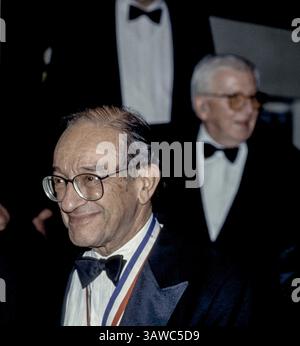 25 janvier 1997 - Washington, District de Columbia, U. S - Alan Greenspan, président de la réserve fédérale, arrive au dîner Alfalfa Club à l'hôtel Capitol Hilton à Washington DC. (Crédit image : © Mark Reinstein via ZUMA Wire) Banque D'Images