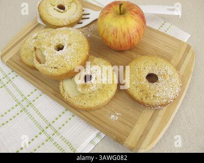Beignets de pommes cuits au four Banque D'Images