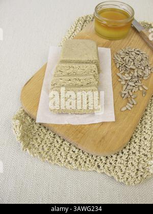 Halva à base de graines de tournesol et de miel Banque D'Images