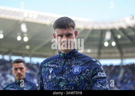 Karlsruhe, Deutschland. 20 avril 2025. Andrin Hunziker (Karlsruher SC, #09), Karlsruher SC v. SpVgg Greuther Fuerth, 2. Bundesliga, 30. Spieltag, 2024/2025, 20.04.2025, LA RÉGLEMENTATION DFL INTERDIT TOUTE UTILISATION DE PHOTOGRAPHIES COMME SÉQUENCES D'IMAGES ET/OU QUASI-VIDÉO, Foto : Eibner-Pressefoto/Jan Prihoda crédit : dpa/Alamy Live News Banque D'Images