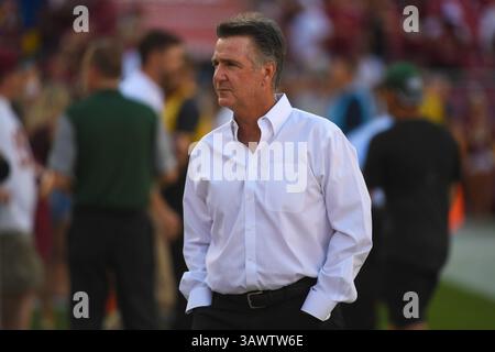 19 AOÛT 2016 : Bruce Allen, président des Redskins, marche sur le terrain avant le match de pré-saison entre les jets de New York et les Redskins de Washington au FedEx Field à Landover, MD. (Image de crédit : &copy ; John Middlebrook/Cal Sport Media via ZUMA Wire) Banque D'Images