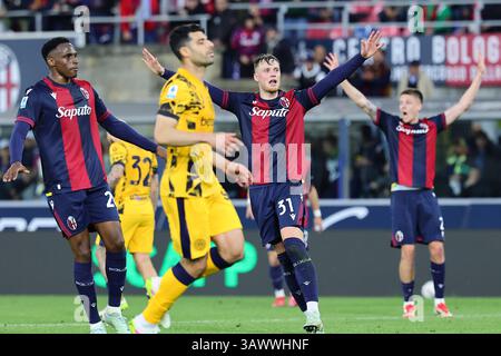 Bologne, Italie. 20 avril 2025. Les joueurs de Bologne célèbrent à la fin du match de Serie A entre le Bologne FC et le FC Internazionale au stade Renato Dall'Ara à Bologne (Italie), le 20 avril 2025. Crédit : Insidefoto/Alamy Live News Banque D'Images