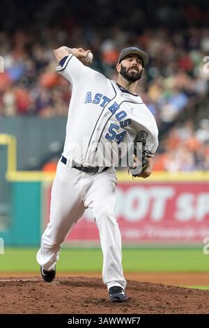 19 juin 2016 : le lanceur Mike fiers (54) des Astros de Houston lors du match de baseball de la Ligue majeure entre les Reds de Cincinnati et les Astros de Houston le jour de la fête des pères au minute Maid Park à Houston, Texas. Les Astros mènent les Reds 4-0 Tim Warner/CSM (crédit image : © Tim Warner/CSM via ZUMA Wire) Banque D'Images