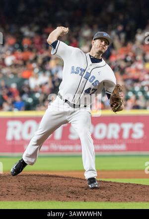 19 juin 2016 : le lanceur de secours Chris Devenski (47 ans) des Astros de Houston lors du match de baseball de la Ligue majeure entre les Reds de Cincinnati et les Astros de Houston lors de la fête des pères au minute Maid Park à Houston, Texas. Les Astros mènent les Reds 4-0 Tim Warner/CSM (crédit image : © Tim Warner/CSM via ZUMA Wire) Banque D'Images