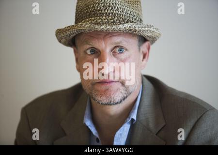 16 novembre 2013 - Hollywood, Californie, États-Unis - BEVERLY HILLS, CA - 16 NOVEMBRE : Portrait de Woody Harrelson faisant la promotion de 'Out of the Furnace' au four Seasons Hotel le 16 novembre 2013 à Beverly Hills City. (Crédit image : © Armando Gallo/ZUMA Studio) Banque D'Images