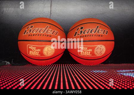 Bonn, Deutschland. 20 avril 2025. Ostereier im Nest/Baden Basketball- easyCredit Basketball Bundesliga : Telekom Baskets Bonn - MLP Academics Heidelberg ; 20.04.2025, Telekom Dome Bonn crédit : dpa/Alamy Live News Banque D'Images