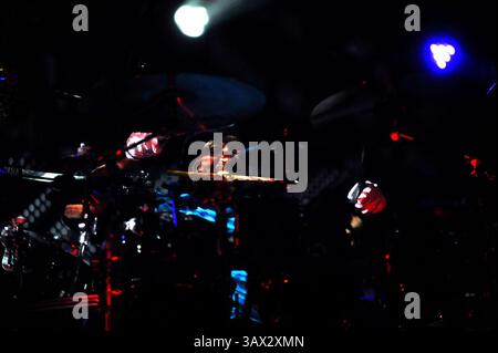 27 juillet 2016 - City, Floride, États-Unis - OCTAVIO JONES | Times . Carter Beauford joue un solo lors du concert du Dave Matthews Band au MidFlorida Credit Union Amphitheatre de Tampa le mercredi 27 juillet 2016. (Crédit image : © Octavio Jones/Tampa Bay Times via ZUMA Wire) Banque D'Images