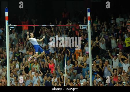 27 août 2016 - St Denis, Seine St Denis, France - Renaud LAVILLENIE (FRA) a remporté le concours de voûte à la perche de l'homme à 5,93 m lors de la réunion de l'IAAF Diamond League au stade de France à Saint-Denis (crédit image : © Pierre Stevenin via ZUMA Wire) Banque D'Images