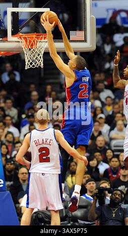 NBA : 24 février 2010 : pistons #22 Tayshaun Prince dunk le ballon. Les Clippers de Los Angeles ont battu les pistons de Détroit 97-91.(image crédit : © Jayne Oncea/Cal Sport Media/ZUMApress.com) Banque D'Images