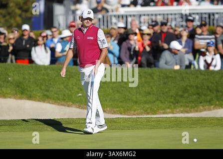 27 janvier 2017 - San Diego, CA, États-Unis - Brandt Snedeker regarde un putt sur le 18ème trou du parcours sud du Torrey Pines Golf course lors de la troisième manche de l'Open d'assurance Farmers le samedi 28 janvier 2017. (Crédit image : © K.C. Alfred/TNS via ZUMA Wire) Banque D'Images
