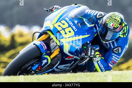 16 février 2017 - Melbourne, Victoria, Australie - le pilote italien Andrea Iannone (#29) de l'équipe SUZUKI ECSTAR en action lors de la deuxième journée d'essais de pré-saison sur le circuit de Phillip Island à Phillip Island, en Australie. (Crédit image : © Theo Karanikos via ZUMA Wire) Banque D'Images