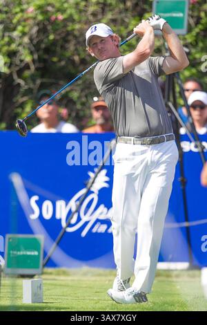 12 janvier 2017 - Honolulu, Hawaï : Brandt Snedeker frappe son tir au 9ème trou lors de la première manche du Sony Open au Waialae Country Club à Honolulu, Hawaï. (Image de crédit : &copy ; Glenn Yoza/CSM via ZUMA Wire) Banque D'Images