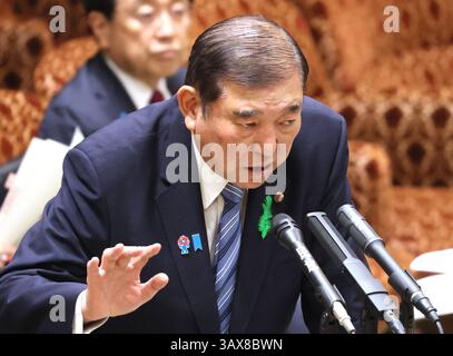 Tokyo, Japon. 21 avril 2025. Le premier ministre japonais Shigeru Ishiba répond à une question lors de la session du comité budgétaire de la Chambre haute à la Diète nationale à Tokyo le lundi 21 avril 2025. (Photo de Yoshio Tsunoda/AFLO) crédit : Aflo Co. Ltd./Alamy Live News Banque D'Images