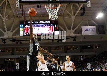 23 décembre 2016 ; Chestnut Hill, ma, États-Unis ; L'attaquant des Providence Friars Rodney Bullock (5 ans) en action lors d'un match de basket-ball de la NCAA entre les Providence Friars et les Boston College Eagles au Conte Forum. Boston College bat Providence 79-67. Anthony Nesmith/Cal Sport Media(image de crédit : &copy ; Anthony Nesmith/CSM via ZUMA Wire) Banque D'Images