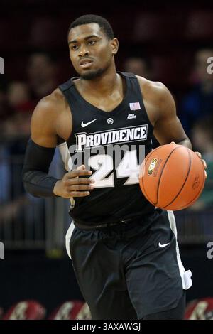 23 décembre 2016 ; Chestnut Hill, ma, États-Unis ; les Providence Friars gardent Kyron Cartwright (24 ans) avec le ballon pendant la première moitié d'un match de basket-ball de la NCAA entre les Providence Friars et les Boston College Eagles au Conte Forum. Boston College bat Providence 79-67. Anthony Nesmith/Cal Sport Media(image de crédit : &copy ; Anthony Nesmith/CSM via ZUMA Wire) Banque D'Images