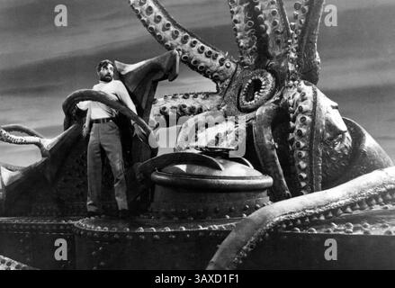 20 000 ligues sous la mer 1954 Buena Vista distribution film avec James Mason Banque D'Images