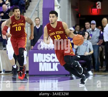 14 JANVIER 2017 : Nazareth Mitrou-long (15 ans), garde de l'État de l'Iowa, pousse la balle sur le terrain lors d'un match de basket-ball universitaire de la NCAA entre les cyclones de l'État de l'Iowa et les grenouilles Horned de la TCU à Schollmaier Arena à Fort Worth Texas. TCU a vaincu les cyclones 84-77. Jeff Goldberg/CSM(image de crédit : &copy ; Jeff Goldberg/CSM via ZUMA Wire) Banque D'Images