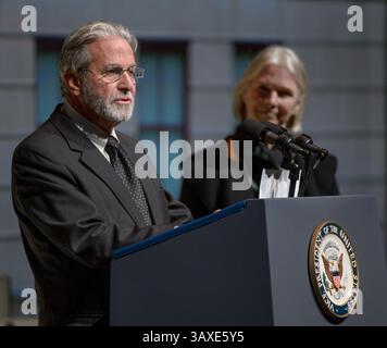 17 décembre 2016 - Columbus, États-Unis - Pock Otis prend la parole lors d'un service commémoratif célébrant la vie de l'ancien astronaute de la NASA et sénateur américain John Glenn à l'Ohio State University Mershon Auditorium le 17 décembre 2016 à Columbus, Ohio. (Crédit image : © Bill Ingalls/NASA via ZUMA Wire) Banque D'Images