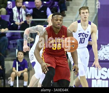 14 JANVIER 2017 : Deonte Burton, gardien de l'État de l'Iowa (30 ans), va après le ballon lors d'un match de basket-ball universitaire de la NCAA entre les cyclones de l'État de l'Iowa et les grenouilles Horned de la TCU à Schollmaier Aren à Fort Worth au Texas. TCU a vaincu les cyclones 84-77. Jeff Goldberg/CSM. (Image de crédit : &copy ; Jeff Goldberg/CSM via ZUMA Wire) Banque D'Images