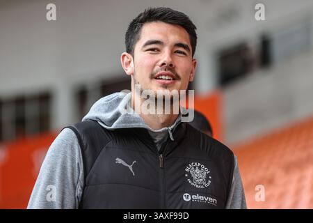 Blackpool, Royaume-Uni. 21 avril 2025. Elkan Baggott de Blackpool arrive lors du match de Sky Bet League 1 Blackpool vs Wrexham à Bloomfield Road, Blackpool, Royaume-Uni, le 21 avril 2025 (photo par Alfie Cosgrove/News images) à Blackpool, Royaume-Uni le 21/04/2025. (Photo par Alfie Cosgrove/News images/SIPA USA) crédit : SIPA USA/Alamy Live News Banque D'Images