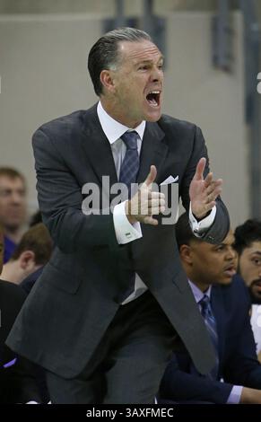 14 janvier 2017 - Fort Worth, TX, USA - Jamie Dixon, entraîneur-chef chrétien du Texas, appelle son équipe en première mi-temps contre Iowa State à Schollmaier Arena à Fort Worth, Texas, le samedi 14 janvier 2017. TCU a gagné, 84-77. (Crédit image : © Paul Moseley/TNS via ZUMA Wire) Banque D'Images