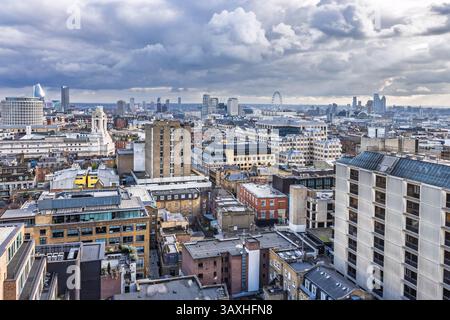 Vue aérienne panoramique du paysage urbain de Londres avec ses bâtiments emblématiques et son horizon urbain Banque D'Images