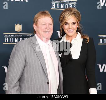 4 février 2017 : Mark Davis, propriétaire des Oakland Raiders, sur le tapis rouge avant le début des honneurs de la NFL au Wortham Theater Center de Houston, Texas. John Glaser/CSM. (Image de crédit : &copy ; John Glaser/CSM via ZUMA Wire) Banque D'Images