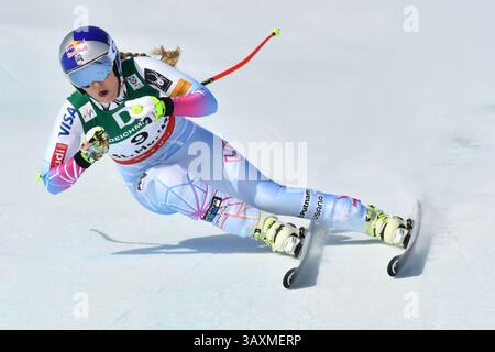 12 février 2017 : Lindsey VONN (États-Unis) participe à l'épreuve féminine de descente aux Championnats du monde de ski alpin FIS à St Moritz, Suisse. Sydney Low/Cal Sport Media(image de crédit : &copy ; Sydney Low/CSM via ZUMA Wire) Banque D'Images