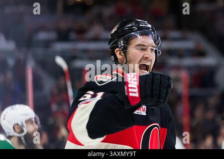 9 février 2017 : Mark Stone (61), aile droite des sénateurs d’Ottawa, célèbre avoir marqué le but gagnant en troisième période du match de la LNH entre les Stars de Dallas et les sénateurs d’Ottawa au Centre Canadian Tire à Ottawa, Ontario, Canada. Les sénateurs d’Ottawa ont gagné le match par un score de 3-2. Daniel Lea/CSM(image de crédit : &copy ; Daniel Lea/CSM via ZUMA Wire) Banque D'Images
