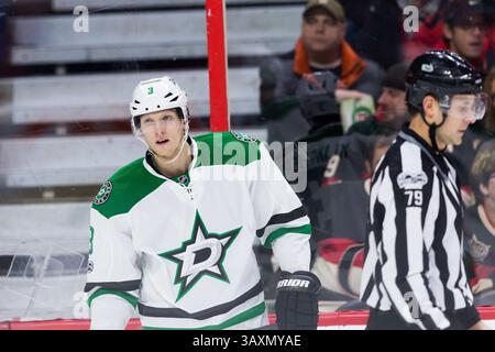9 février 2017 : le défenseur des Stars de Dallas John Klingberg (3) pendant le match de la LNH entre les Stars de Dallas et les sénateurs d'Ottawa au Centre Canadian Tire à Ottawa, Ontario, Canada. Les sénateurs d’Ottawa ont gagné le match par un score de 3-2. Daniel Lea/CSM(image de crédit : &copy ; Daniel Lea/CSM via ZUMA Wire) Banque D'Images
