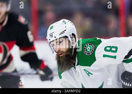 09 février 2017 : Patrick Eaves (18 ans), aile droite des Stars de Dallas, lors du match de la LNH entre les Stars de Dallas et les sénateurs d'Ottawa au Centre Canadian Tire à Ottawa, Ontario, Canada. Les sénateurs d’Ottawa ont gagné le match par un score de 3-2. Daniel Lea/CSM(image de crédit : &copy ; Daniel Lea/CSM via ZUMA Wire) Banque D'Images