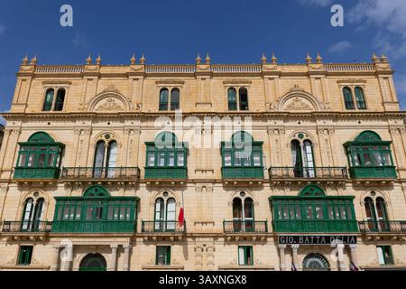 La Valette, Malte - 9 octobre 2019 : Palazzo Ferreria palais de 1876, architecture gothique vénitienne avec des éléments traditionnels maltais, landmar de la ville Banque D'Images